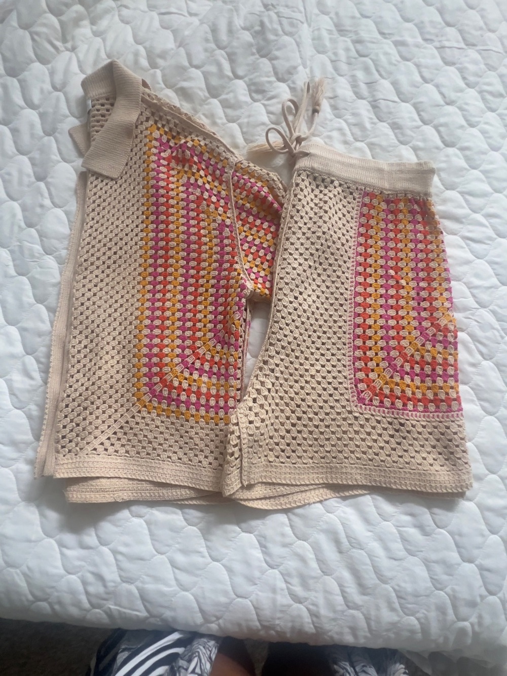 House of Harlow 1960 Beige Crochet Short set Large - Picture 4 of 4